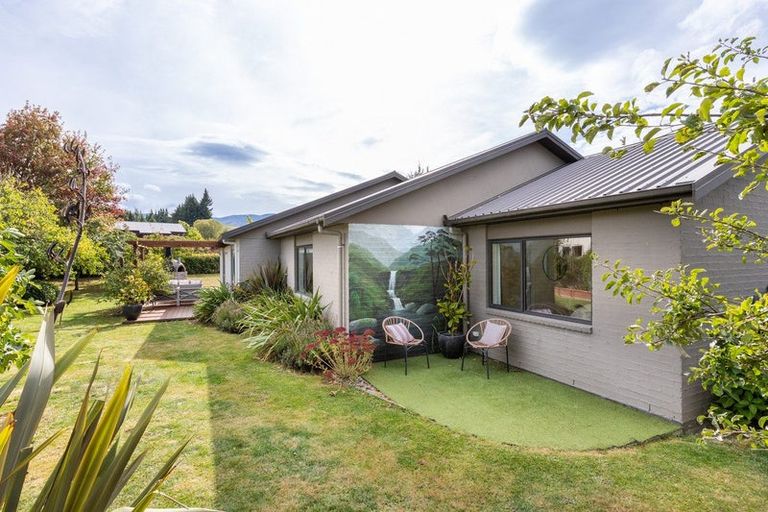 Photo of property in 10 Erskine Street, Lake Hayes, Queenstown, 9304