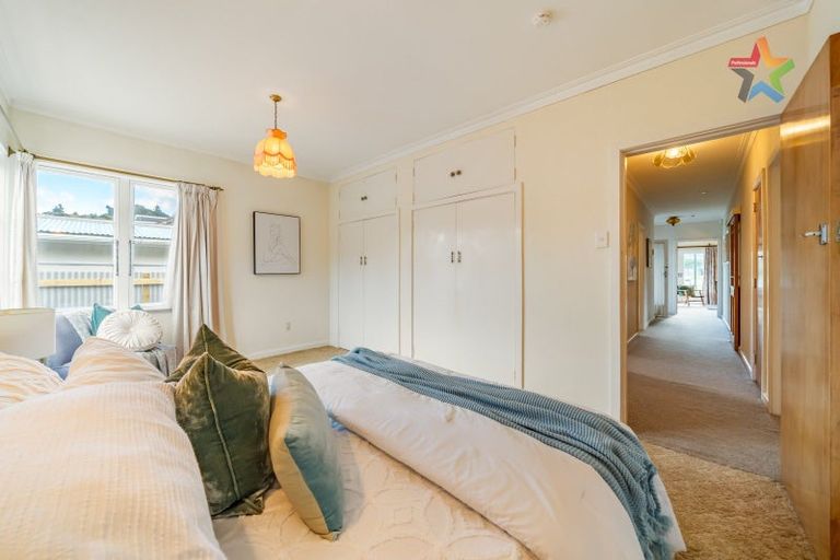 Photo of property in 224 Eastern Hutt Road, Stokes Valley, Lower Hutt, 5019