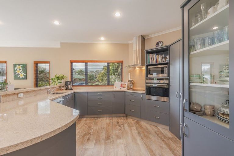 Photo of property in 33 Cashmere Drive, Fitzherbert, Palmerston North, 4410