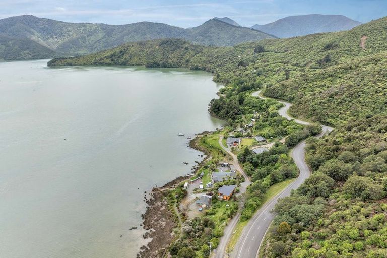 Photo of property in 127 Queen Charlotte Drive, Havelock, Picton, 7281