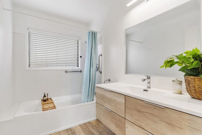 Photo of property in 1 Crown Reef, Pauanui, Hikuai, 3579