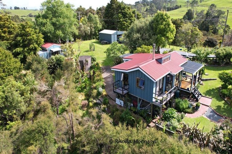 Photo of property in 43 Pahi Road, Paparoa, 0571