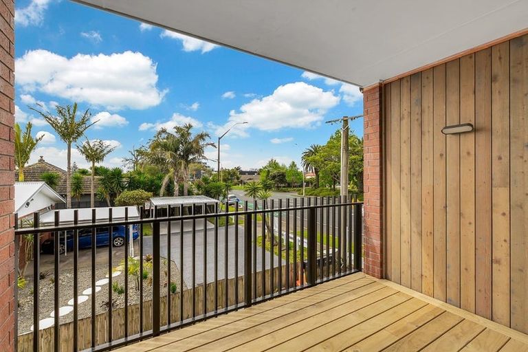 Photo of property in 2/500 Te Atatu Road, Te Atatu Peninsula, Auckland, 0610