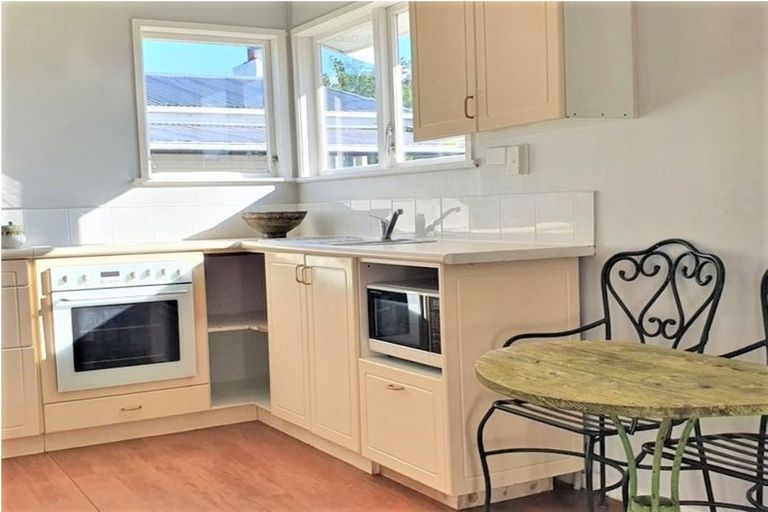 Photo of property in 1 Hardie Grove, Featherston, 5710