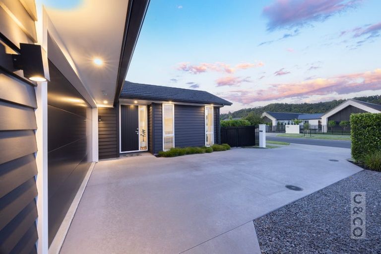 Photo of property in 31 Fruitlands Road, Kumeu, 0810