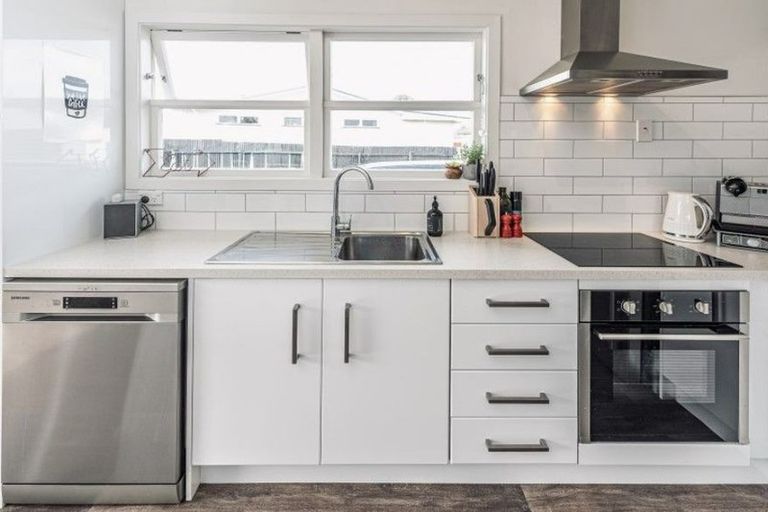 Photo of property in 8a Kings Avenue, Gonville, Whanganui, 4501