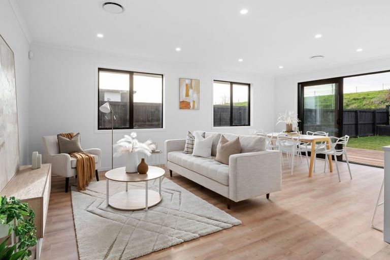 Photo of property in 39 Overton Street, Rototuna North, 3210