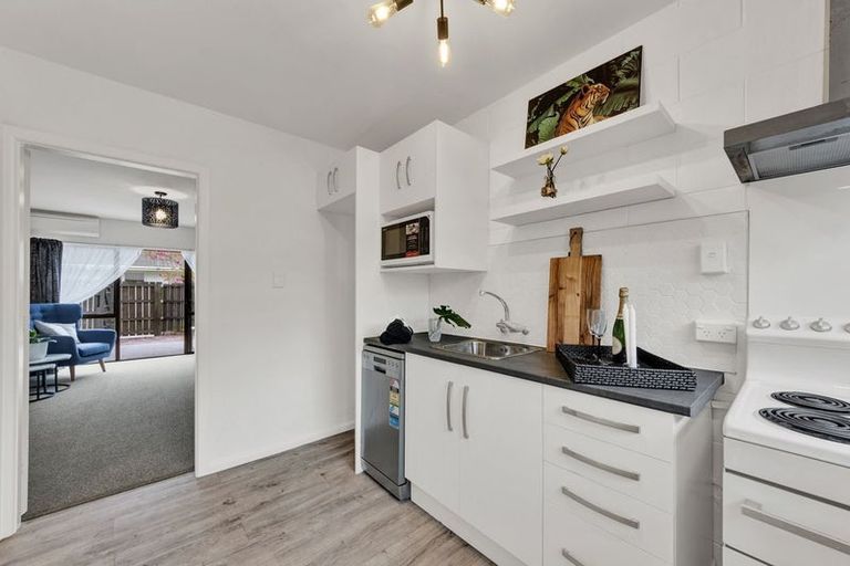 Photo of property in 2/65 Champion Street, Edgeware, Christchurch, 8013