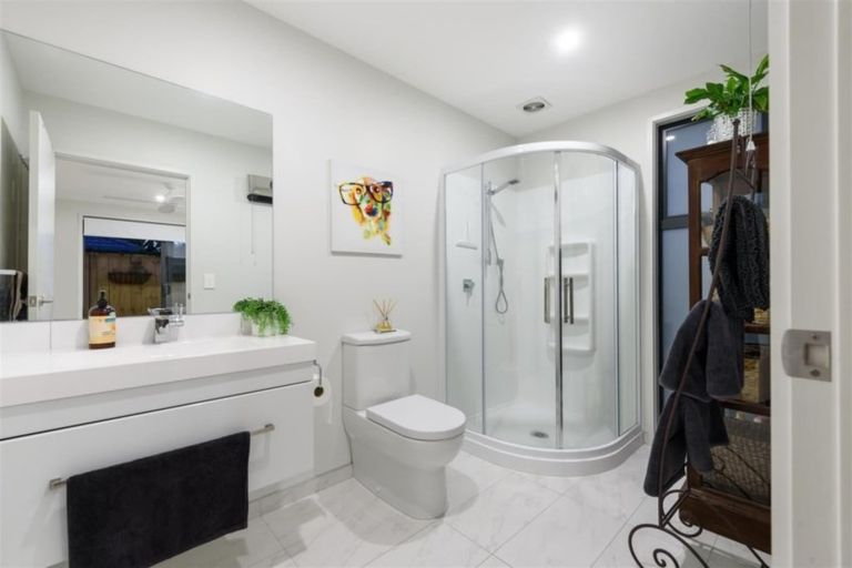 Photo of property in 18 Hugo Way, Papamoa Beach, Papamoa, 3118