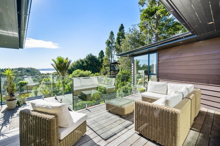 Photo of property in 52 Tanekaha Road, Titirangi, Auckland, 0604