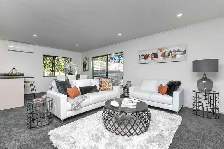 Photo of property in 40a Roberts Road, Glenfield, Auckland, 0629