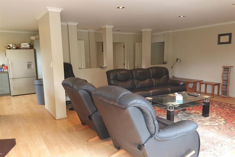 Photo of property in 22 Sambrooke Crescent, Flat Bush, Auckland, 2019