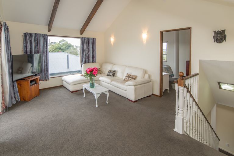 Photo of property in 90 Greenhaven Drive, Burwood, Christchurch, 8083