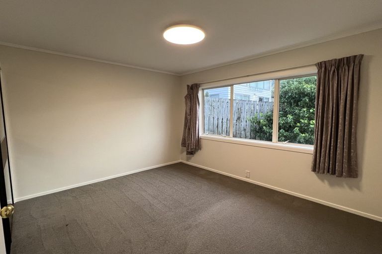 Photo of property in 14 Mcfetridge Place, Hillcrest, Auckland, 0627