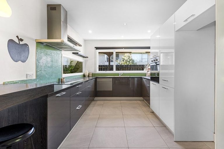 Photo of property in 30 Highfield Place, Avonhead, Christchurch, 8042