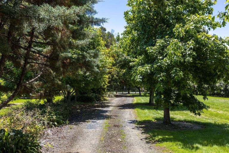 Photo of property in 76 Riverland Road, Kumeu, 0892