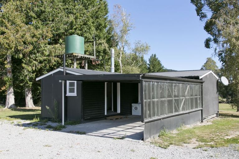 Photo of property in 654b Tukairangi Road, Kinloch, Taupo, 3385