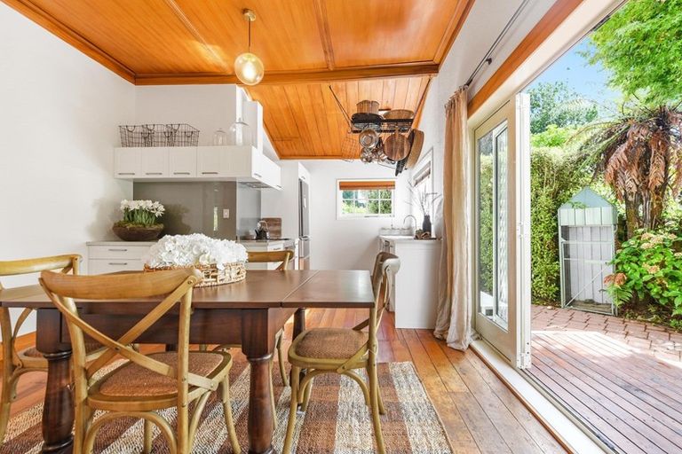 Photo of property in 11 Young Street, Claudelands, Hamilton, 3214