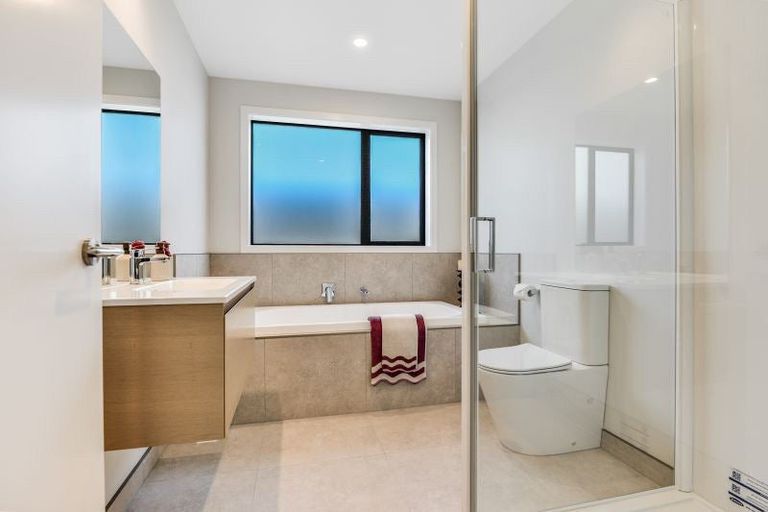 Photo of property in 15 Tiroake Street, Ruakura, 3214