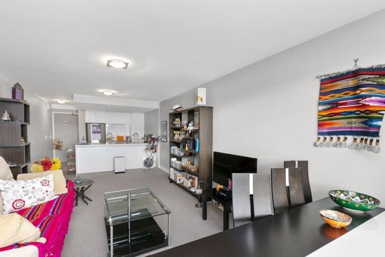 Photo of property in The Capital, 11/370 Oriental Parade, Oriental Bay, Wellington, 6011