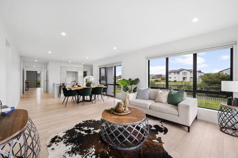 Photo of property in 11 Kuhanui Drive, Karaka, Papakura, 2113