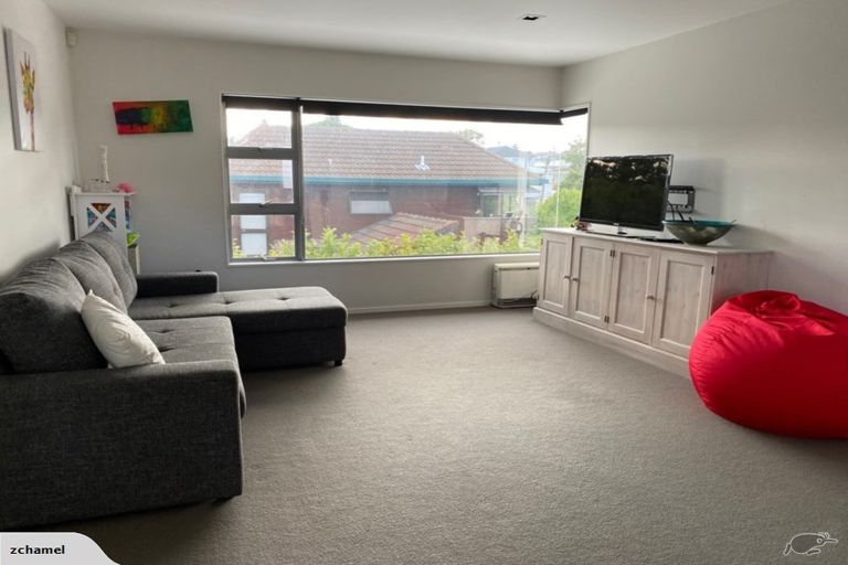 Photo of property in 10 Waterloo Road, Milford, Auckland, 0620