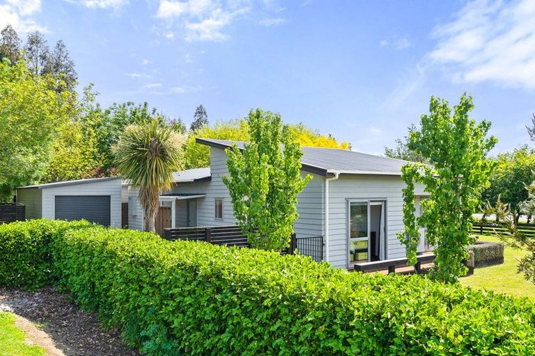 Photo of property in 1 Maple Lane, Martinborough, 5711