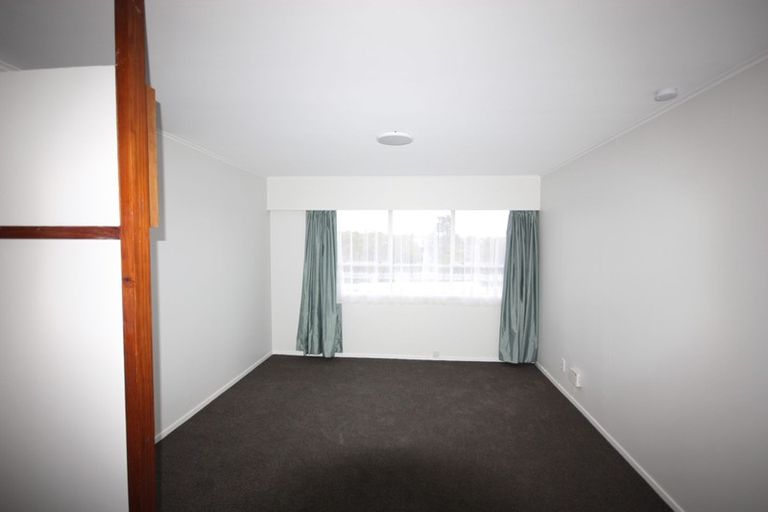 Photo of property in 64a Clayburn Road, Glen Eden, Auckland, 0602