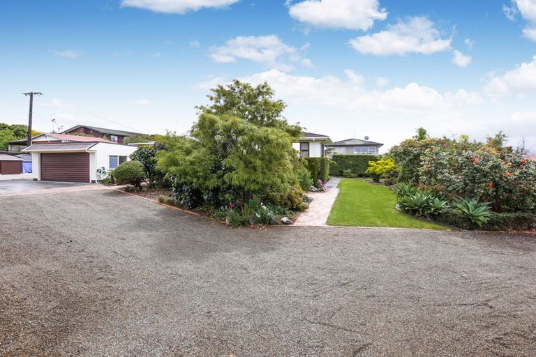 Photo of property in 202 Royal Road, Massey, Auckland, 0614