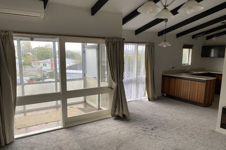 Photo of property in 2/6 Bond Crescent, Forrest Hill, Auckland, 0620