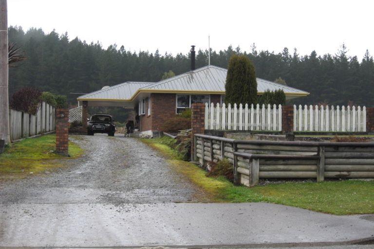 Photo of property in 30 Omapere Street, Dobson, Greymouth, 7805