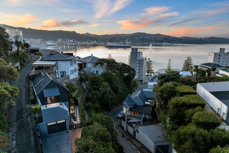 Photo of property in 28 Hay Street, Oriental Bay, Wellington, 6011