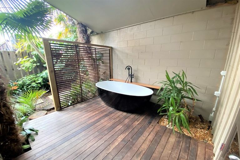 Photo of property in 27b Bay Street, Red Beach, 0932