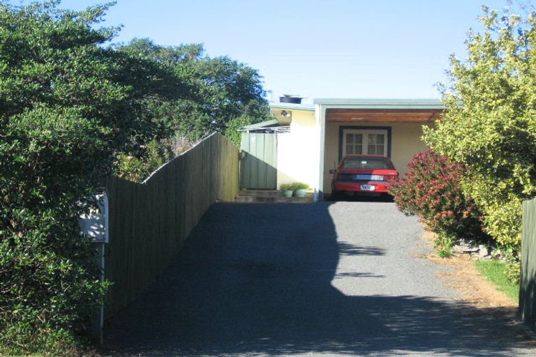 Photo of property in 14 Mahoe Street, Otaki Beach, Otaki, 5512