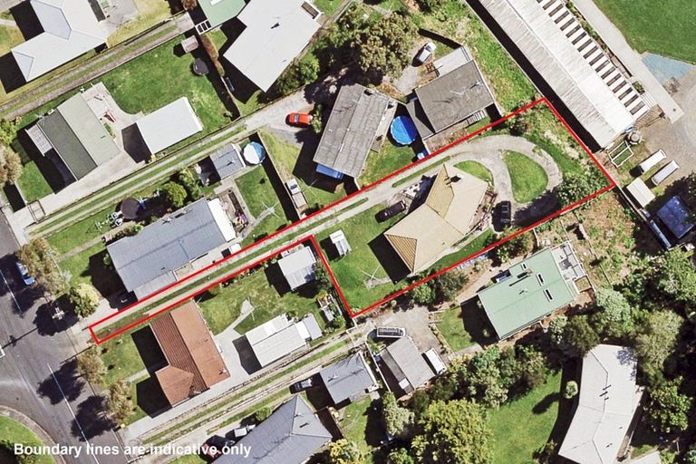 Photo of property in 65 Christmas Road, Manurewa, Auckland, 2102