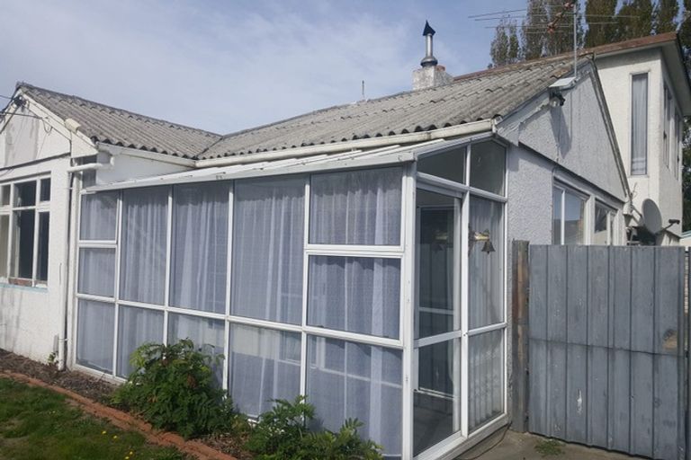 Photo of property in 126 Shortland Street, Wainoni, Christchurch, 8061