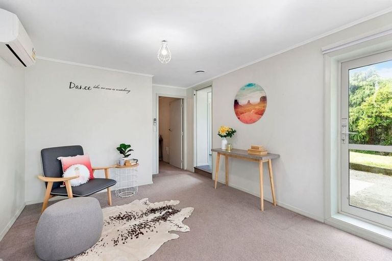 Photo of property in 7 Tainui Terrace, Tawa, Wellington, 5028