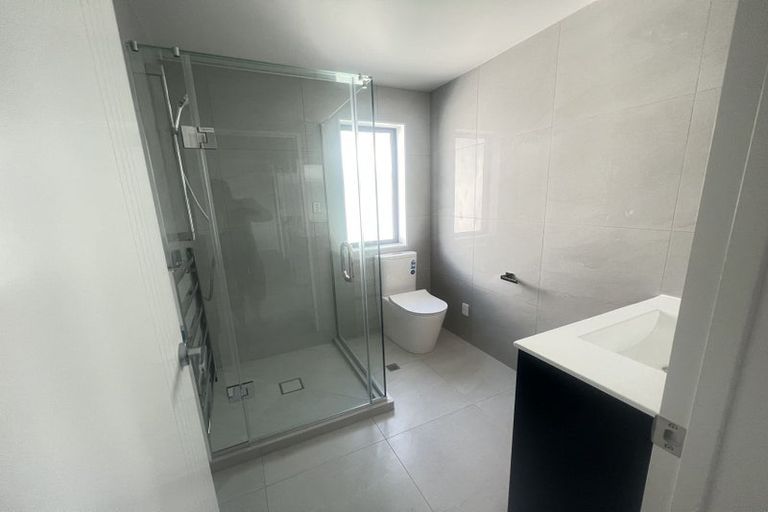 Photo of property in 133b Sunnynook Road, Forrest Hill, Auckland, 0620