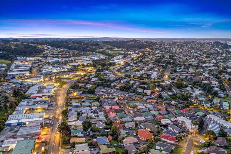 Photo of property in 19 Angel Way, Stanmore Bay, Whangaparaoa, 0932