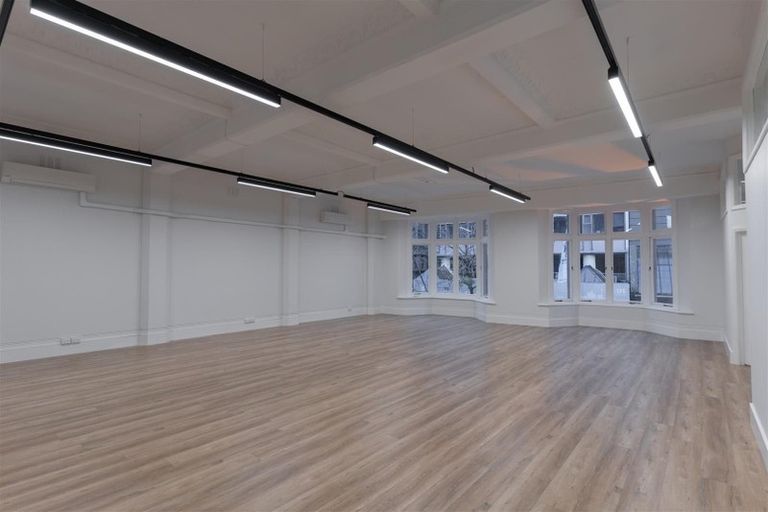 Photo of property in 1e Queen Street, New Plymouth, 4310