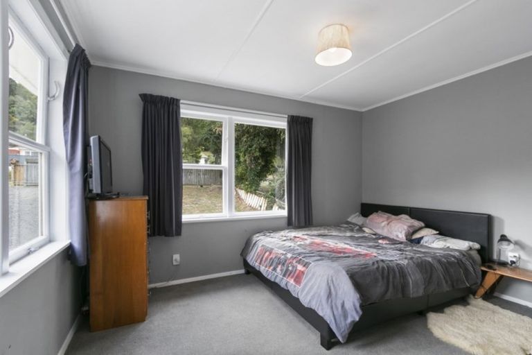 Photo of property in 88 Coast Road, Wainuiomata, Lower Hutt, 5014