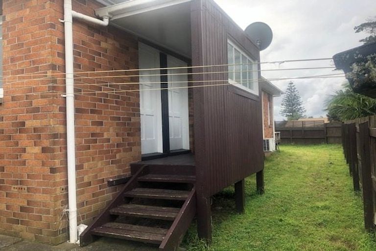 Photo of property in 3166 Great North Road, New Lynn, Auckland, 0600