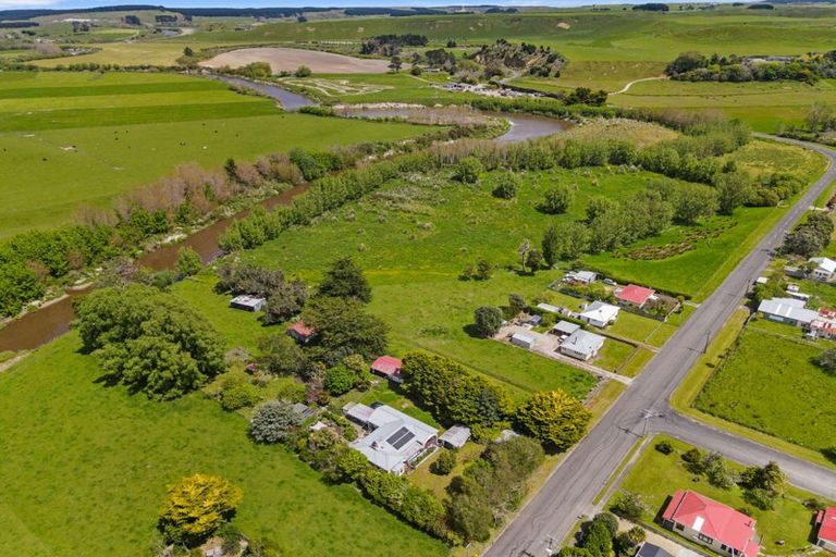 Photo of property in 35 Ihupuku Street, Waitotara, Whanganui, 4588