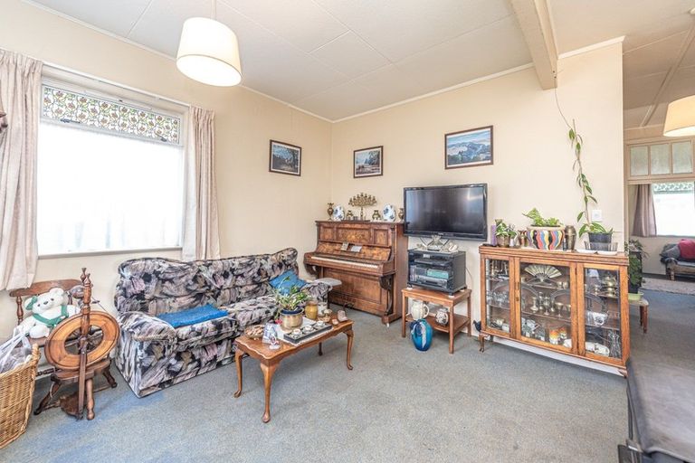 Photo of property in 26 Egmont Street, Castlecliff, Whanganui, 4501