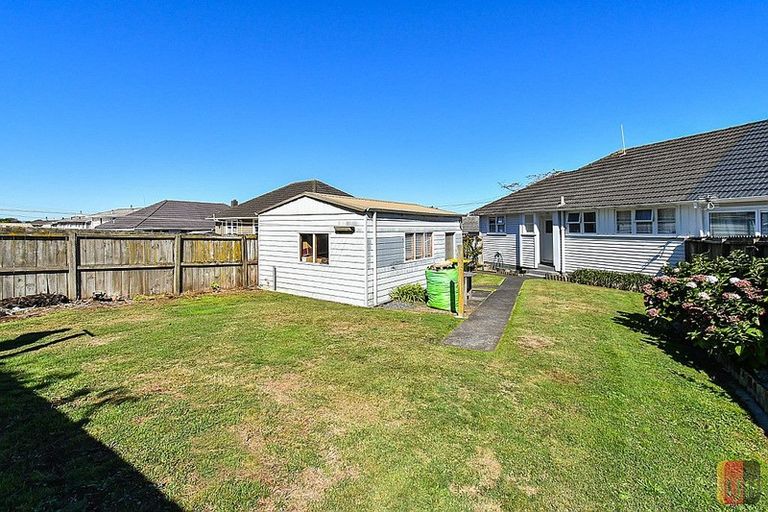 Photo of property in 56b Arimu Road, Papakura, 2110