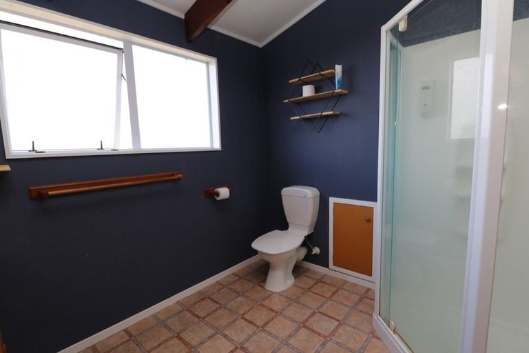 Photo of property in 37 Thomas Place, Foxton Beach, Foxton, 4815