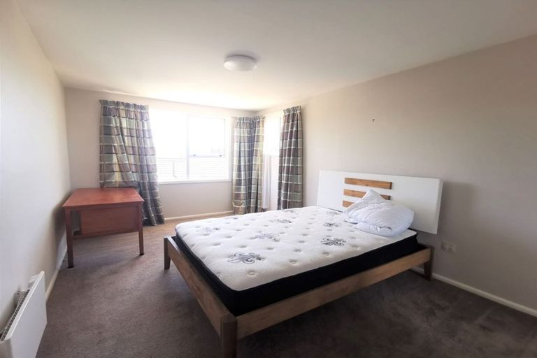 Photo of property in 35 Delaware Crescent, Russley, Christchurch, 8042