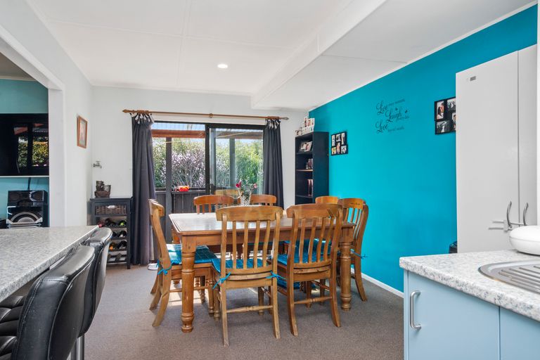 Photo of property in 106 Queen Street, Waiuku, 2123