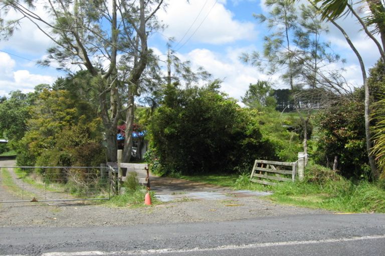 Photo of property in 131 Annandale Road, Kumeu, 0782