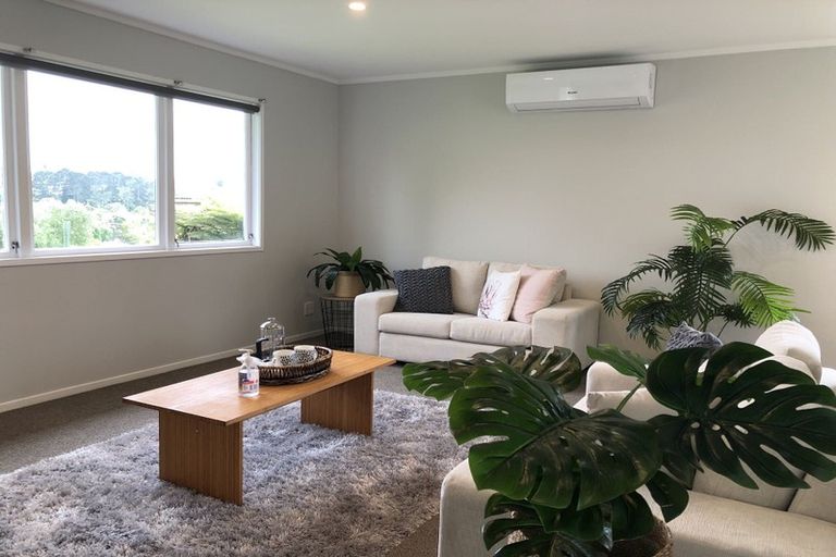 Photo of property in 15 Arlette Place, Massey, Auckland, 0614